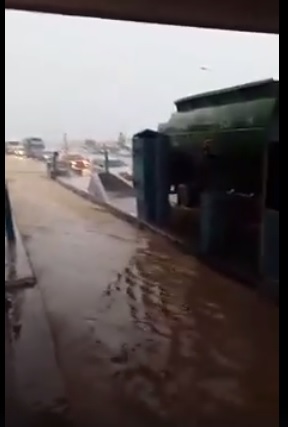 الطريق السيارة الرابطة بين سوسة وصفاقس : المياه  تغمر محطة الاستخلاص 